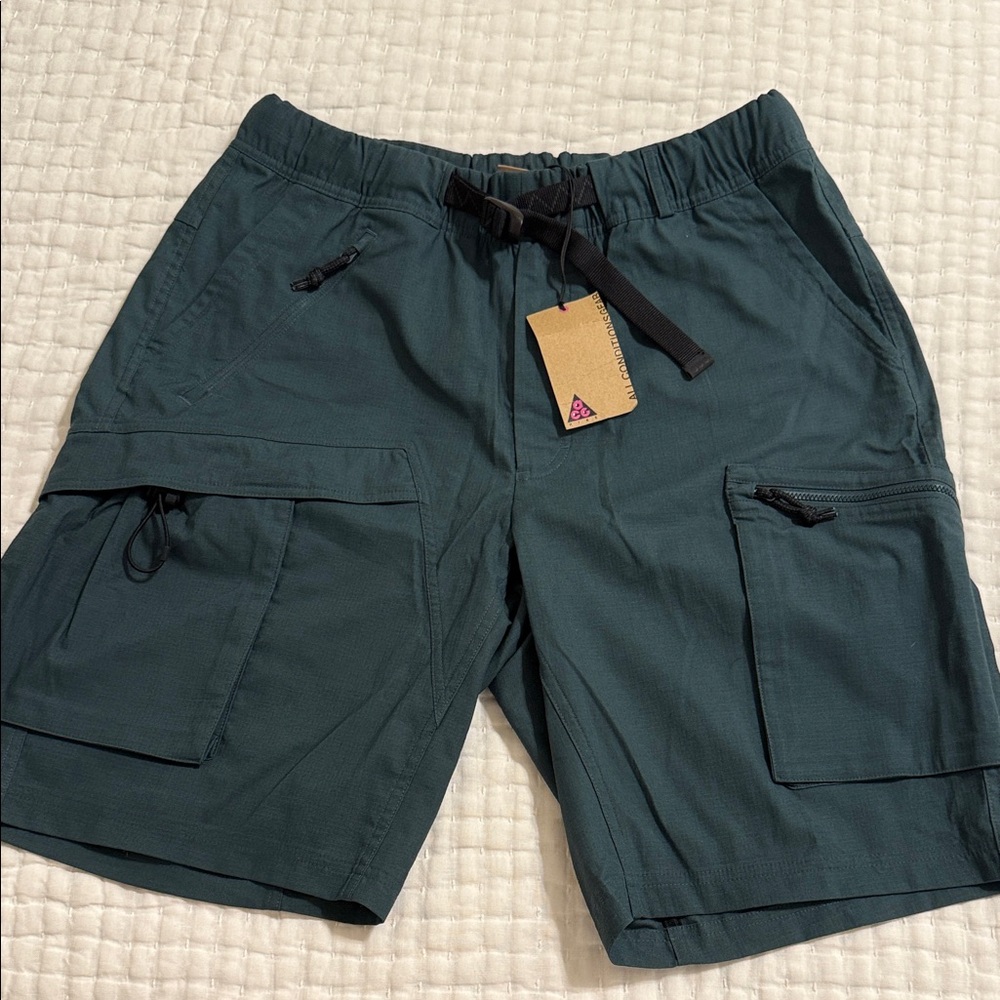 Nike ACG Dark Green Cargo Shorts